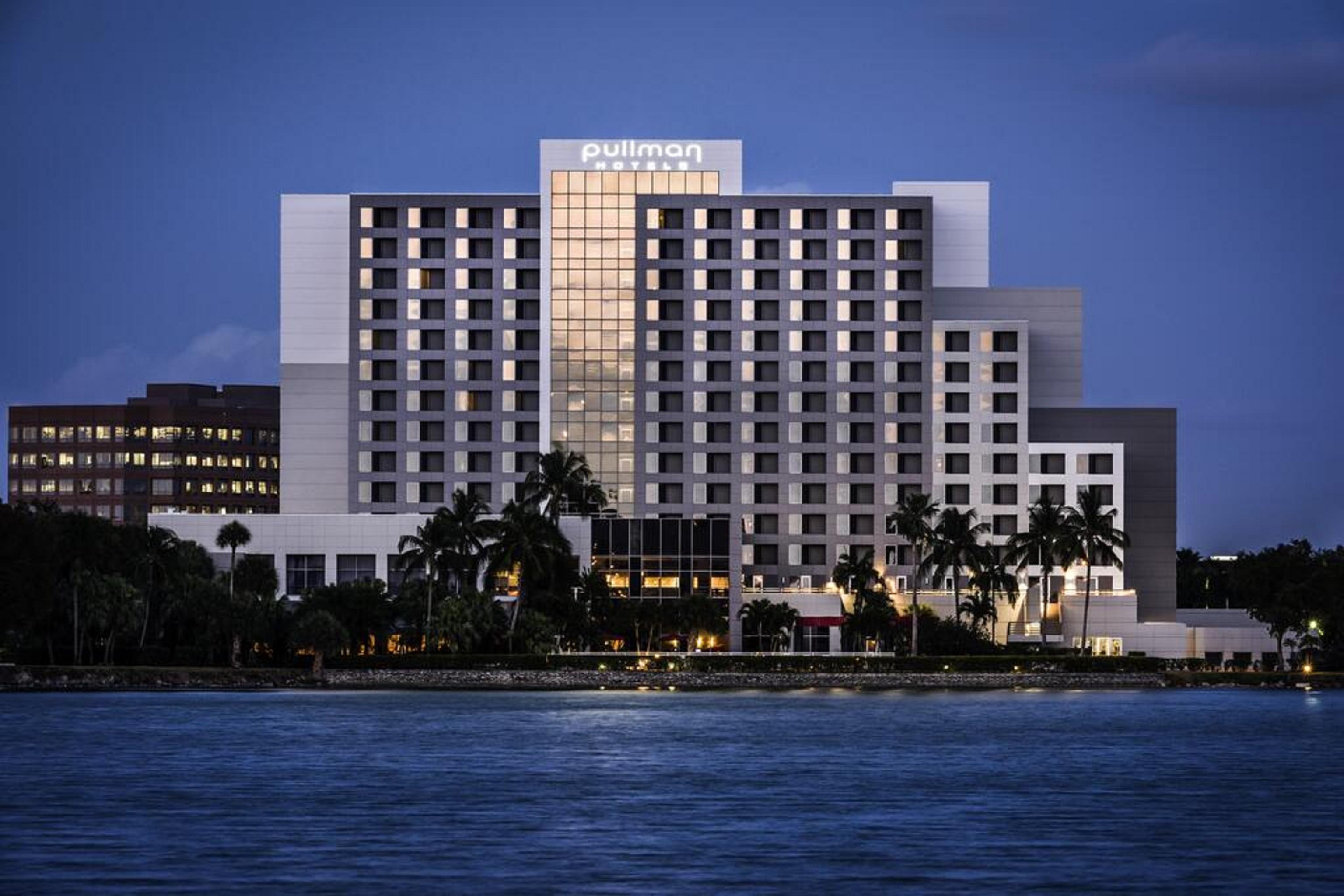 Pullman Miami Airport Hotel Exterior photo